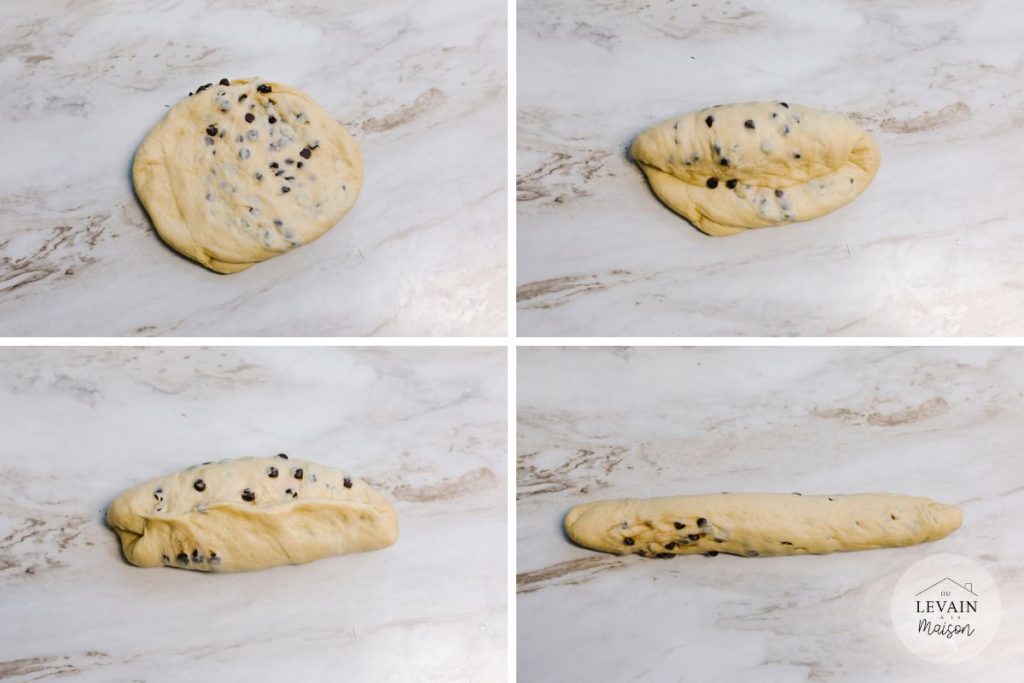 la façon de plier la pâte en image, aplatir, plier en 3 puis rouler en baguette